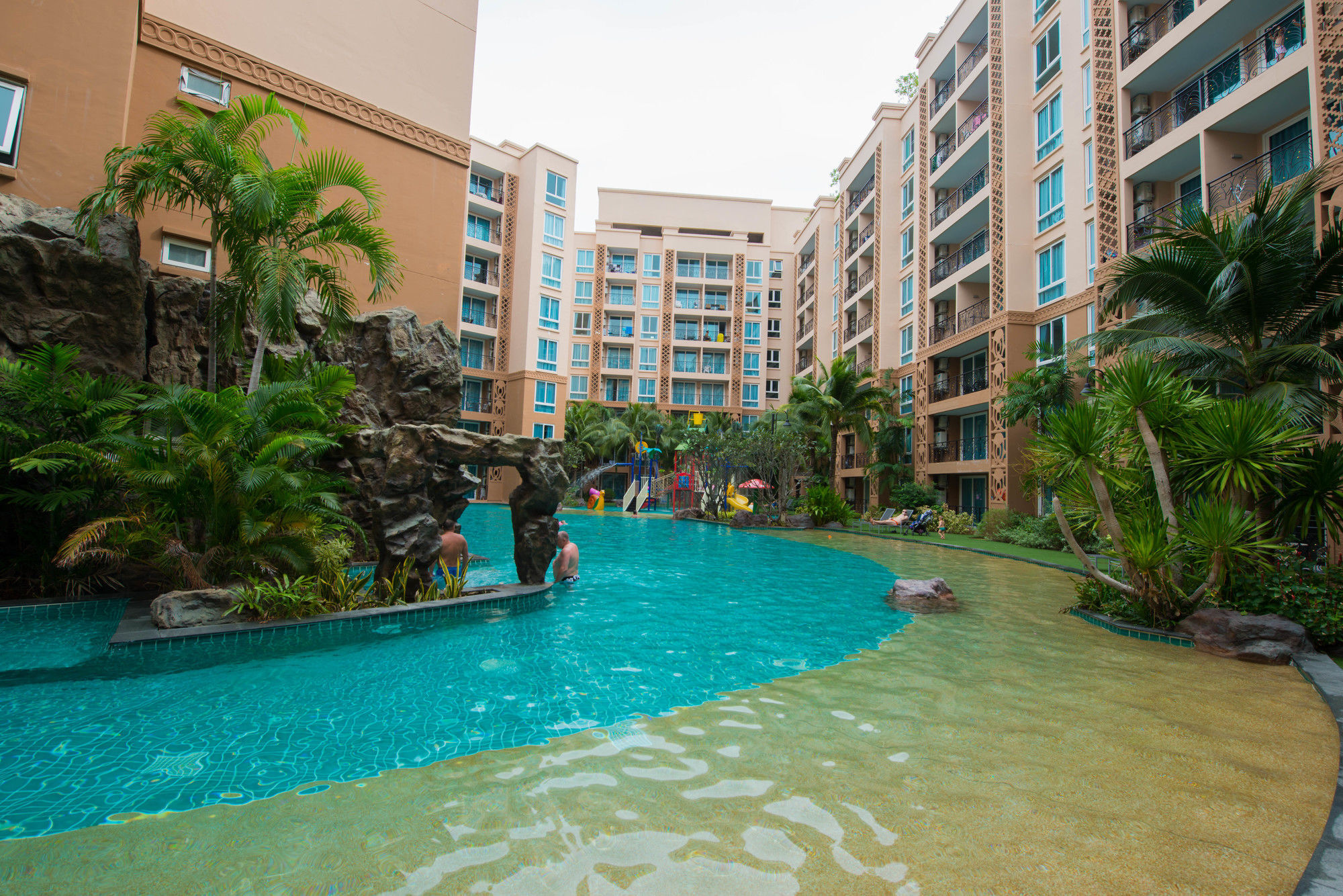 Atlantis Pattaya High Service Jomtien Beach Eksteriør billede