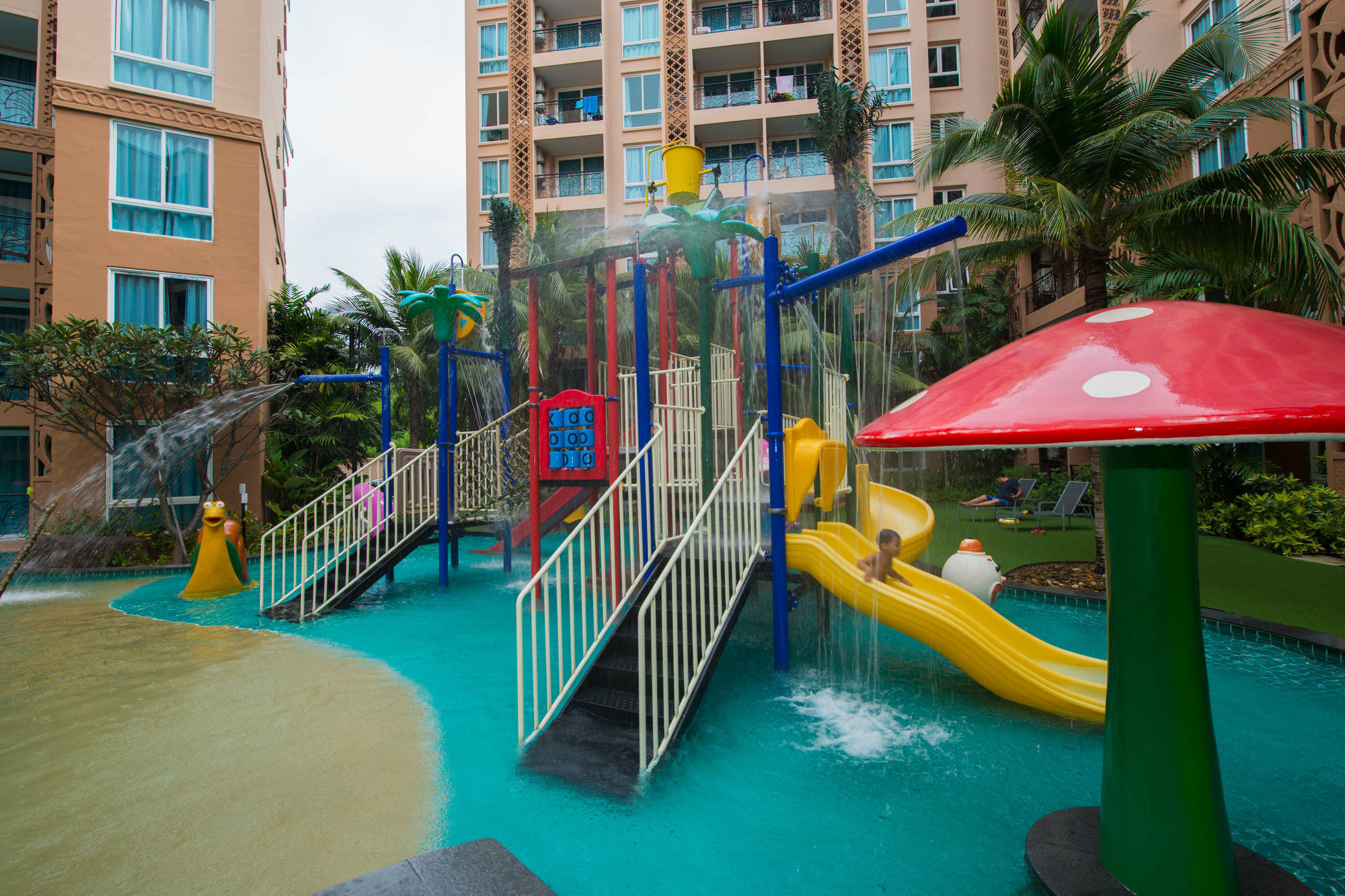 Atlantis Pattaya High Service Jomtien Beach Eksteriør billede